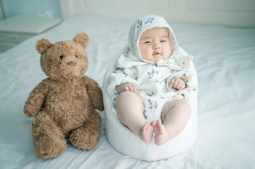 孝感宝宝挠耳朵是怎么回事